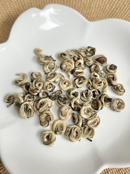 画像2: ジャスミン茶（茉莉玉螺王）50g (2)